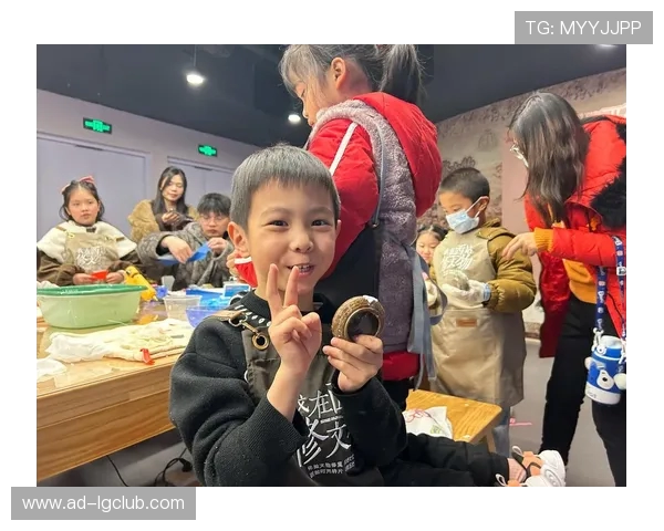 《戴上手套探索奇妙世界挑战通过手套操控物体的极限游戏》